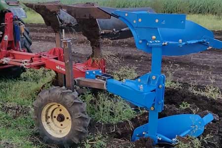 Pushpak Super Hydraulic Reversible Plough 