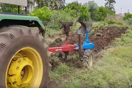 Pushpak Super Hydraulic Reversible Plough