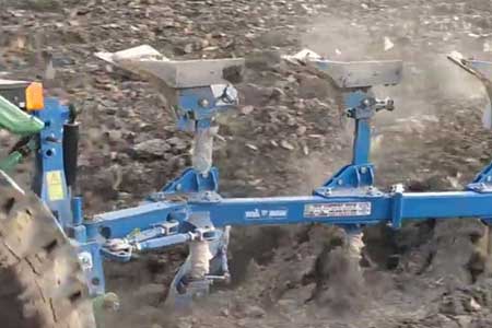 Pushpak Super Hydraulic Reversible Plough