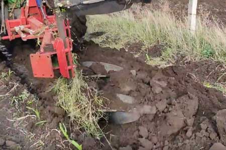 Pushpak Super Hydraulic Reversible Plough