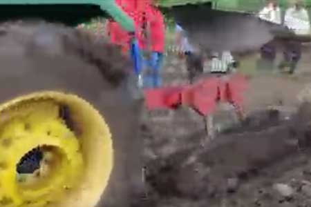 Pushpak Super Hydraulic Reversible Plough