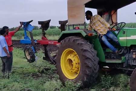Pushpak Super Hydraulic Reversible Plough