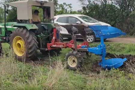 Pushpak Super Hydraulic Reversible Plough