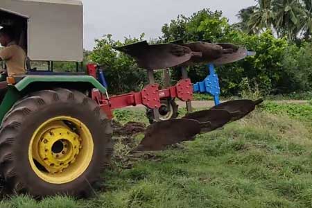 Pushpak Super Hydraulic Reversible Plough 