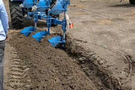 Pushpak Super Hydraulic Reversible Plough