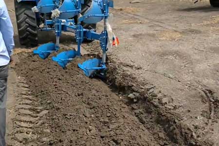 Pushpak Super Hydraulic Reversible Plough 