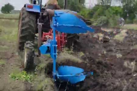 Pushpak Super Hydraulic Reversible Plough