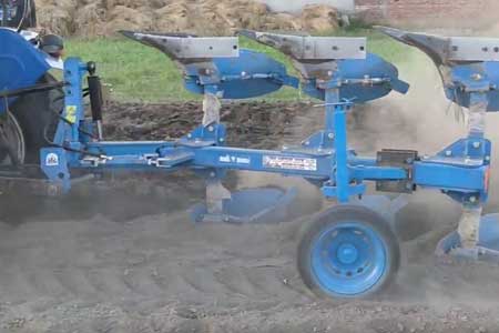 Pushpak Super Hydraulic Reversible Plough 