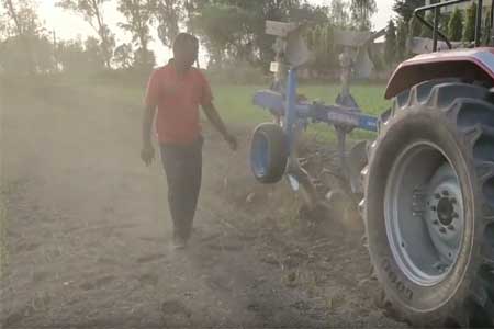 Pushpak Super Hydraulic Reversible Plough